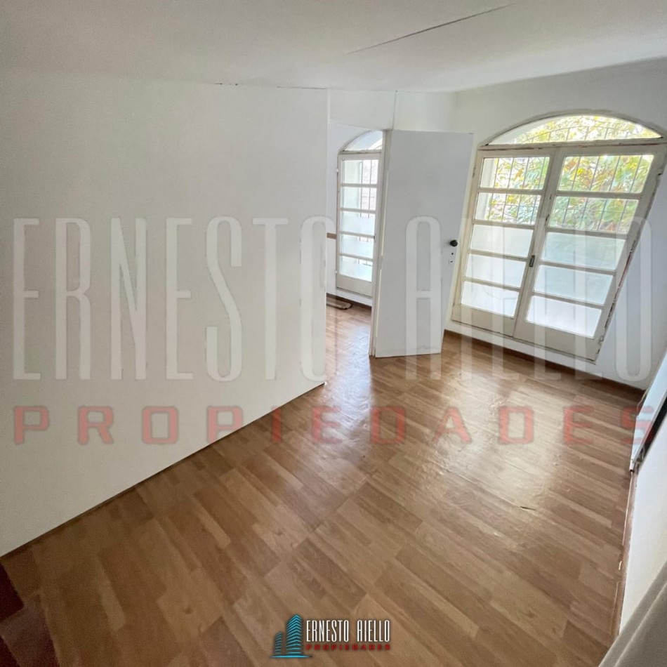 ALQUILER CASA 9 AMBIENTES USO VIVIENDA Y PROFESIONAL, QUILMES.