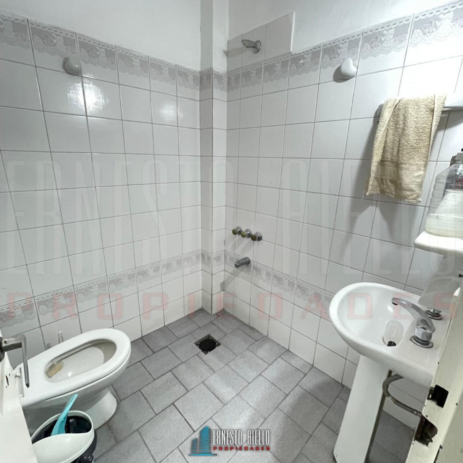 ALQUILER LOCAL COMERCIAL SOBRE AVENIDAD, QUILMES.