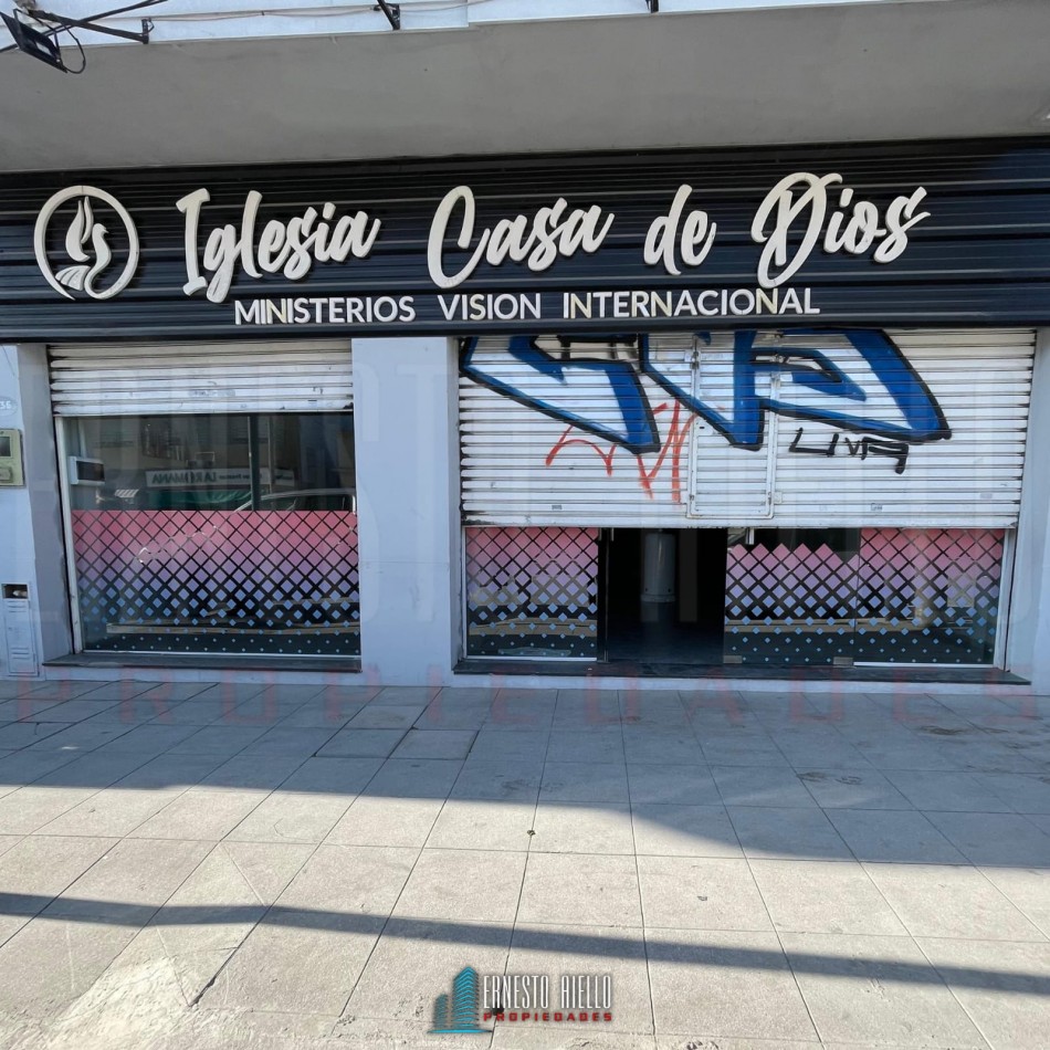 ALQUILER LOCAL COMERCIAL SOBRE AVENIDAD, QUILMES.