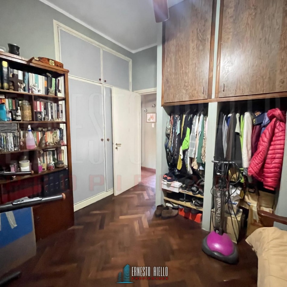 VENTA CASA DE 3 AMBIENTES CON COCHERA, PARQUE Y PILETA, EZPELETA.