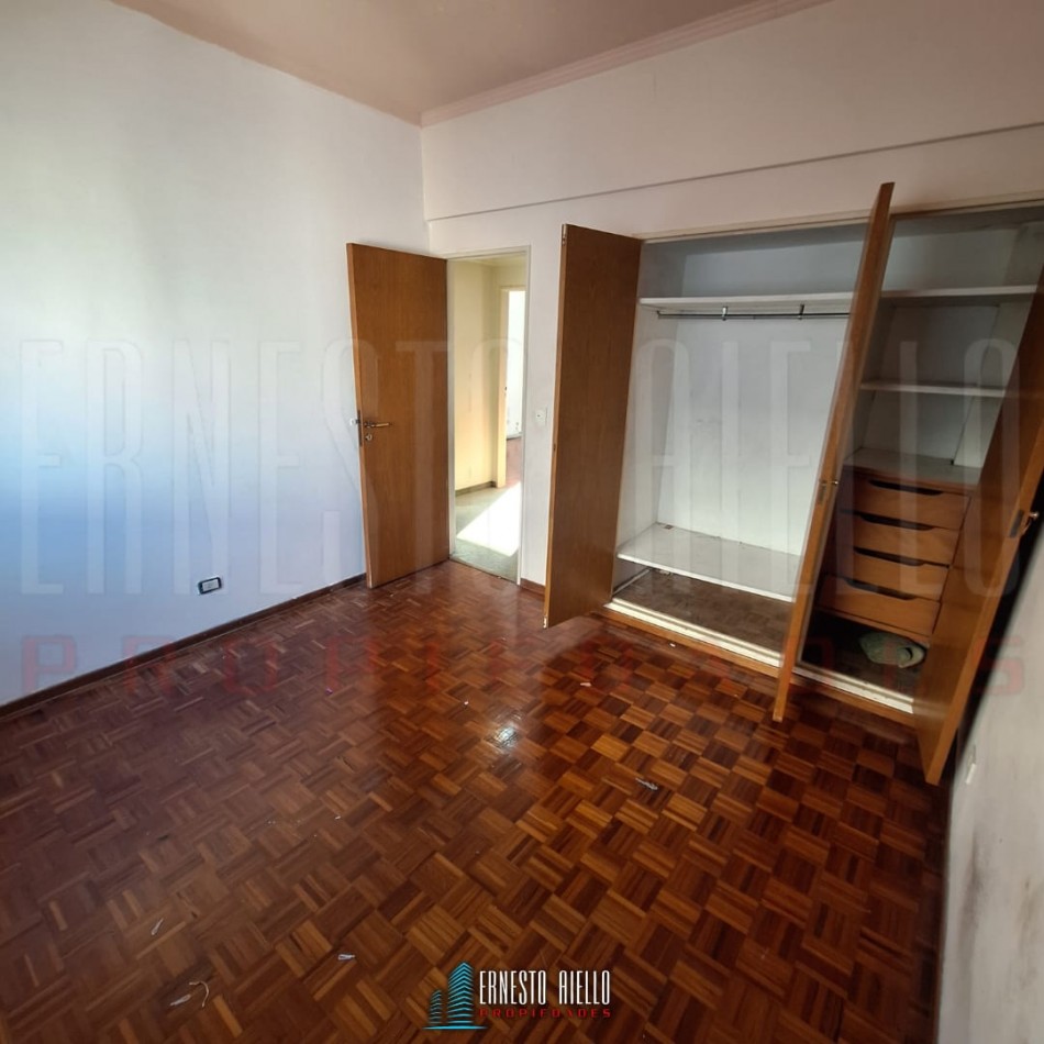 ALQUILER DEPTO 4 AMBIENTES CON BALCON, QUILMES CENTRO.