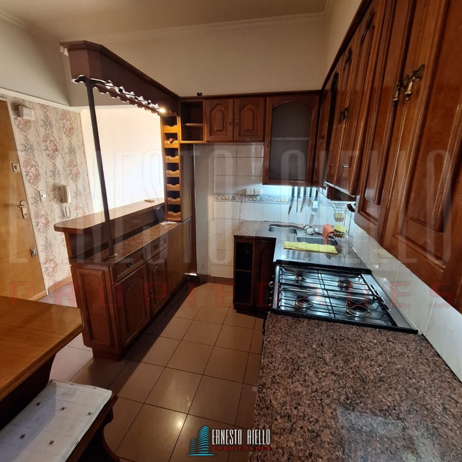 ALQUILER DEPTO 4 AMBIENTES CON BALCON, QUILMES CENTRO.