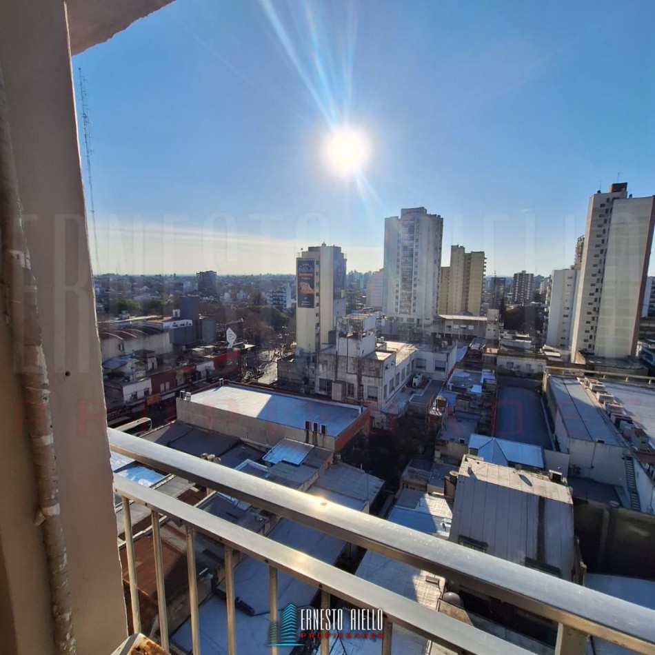 ALQUILER DEPTO 4 AMBIENTES CON BALCON, QUILMES CENTRO.