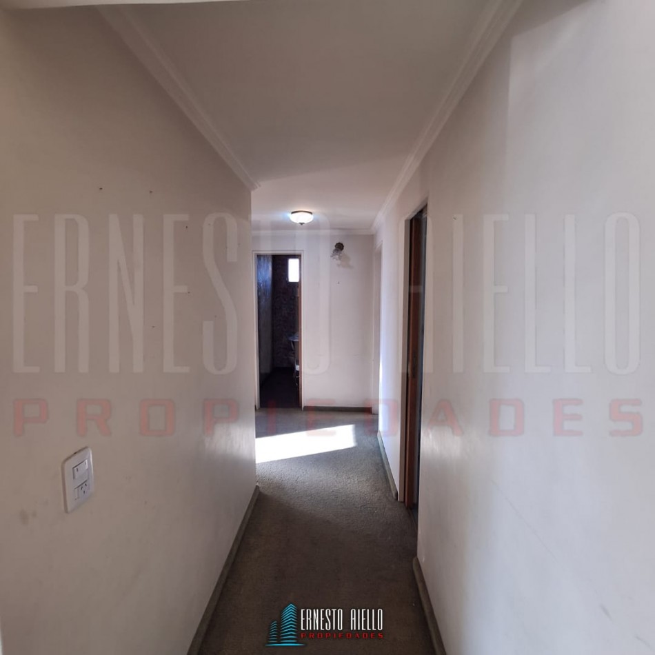 ALQUILER DEPTO 4 AMBIENTES CON BALCON, QUILMES CENTRO.