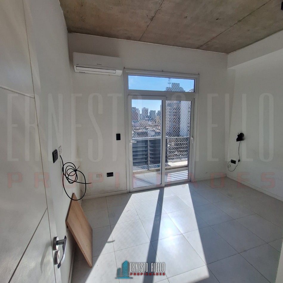 VENTA DEPARTAMENTO DOS AMBIENTES CON BALCON EN QUILMES CENTRO.