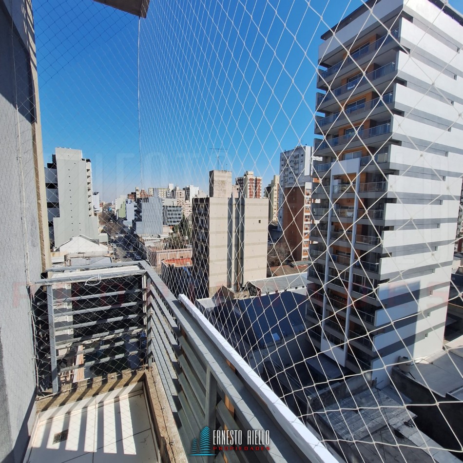 VENTA DEPARTAMENTO DOS AMBIENTES CON BALCON EN QUILMES CENTRO.