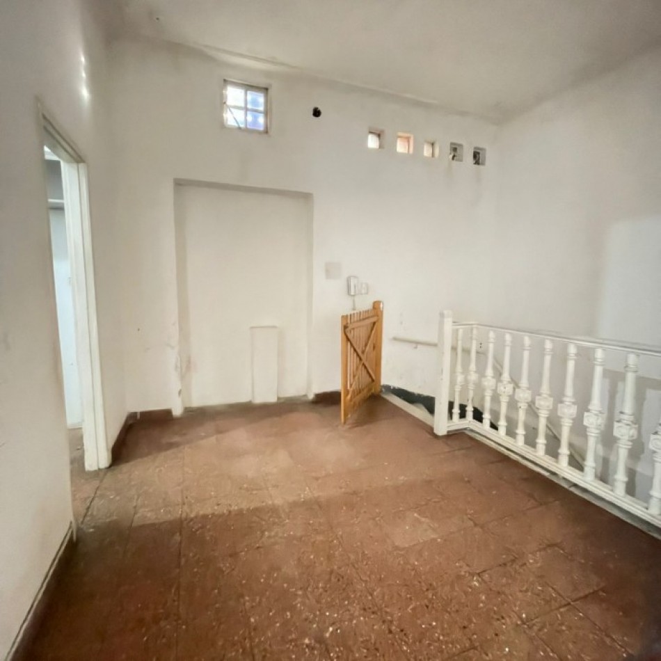 ALQUILER DEPARTAMENTO TIPO PH DE 3 AMBIENTES EN BERNAL.