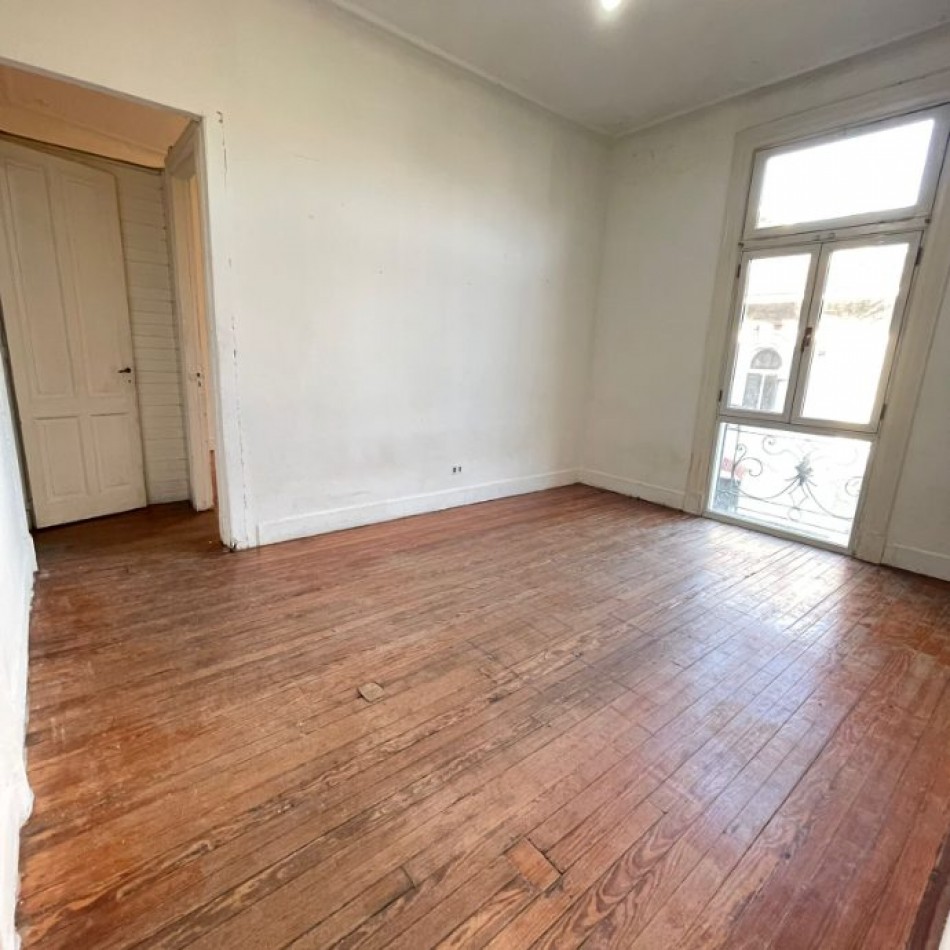 ALQUILER DEPARTAMENTO TIPO PH DE 3 AMBIENTES EN BERNAL.