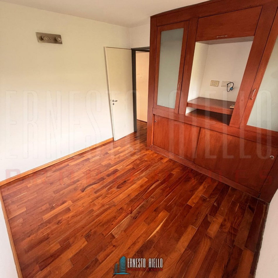 ALQUILER DEPARTAMENTO TRES AMBIENTES CON COCHERA, SIN EXPENSAS EN QUILMES CENTRO.