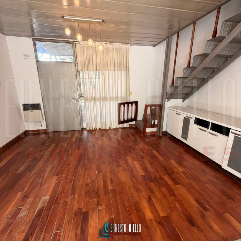 ALQUILER DEPARTAMENTO TRES AMBIENTES CON COCHERA, SIN EXPENSAS EN QUILMES CENTRO.