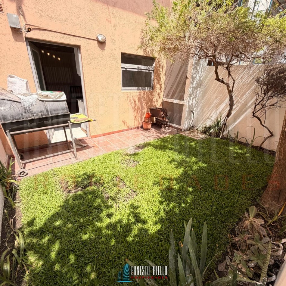 ALQUILER DEPARTAMENTO TRES AMBIENTES CON COCHERA, SIN EXPENSAS EN QUILMES CENTRO.