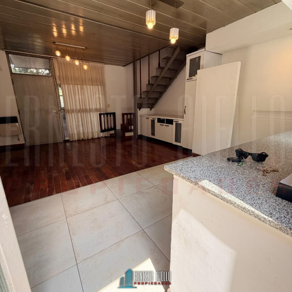 ALQUILER DEPARTAMENTO TRES AMBIENTES CON COCHERA, SIN EXPENSAS EN QUILMES CENTRO.