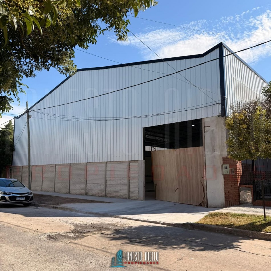 ALQUILER GALPON A ESTRENAR, MUY BUENA UBICACION FRENTE A NISSAN, QUILMES OESTE CENTRO.