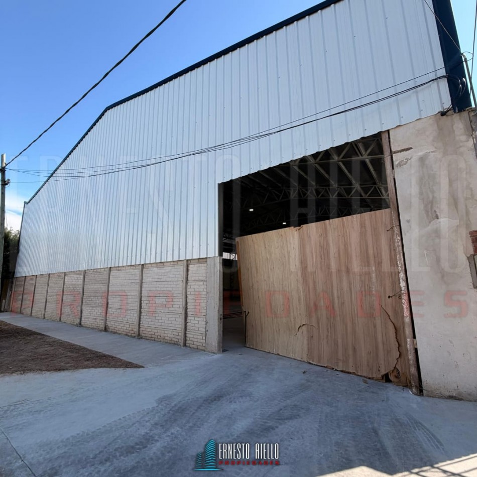 ALQUILER GALPON A ESTRENAR, MUY BUENA UBICACION FRENTE A NISSAN, QUILMES OESTE CENTRO.