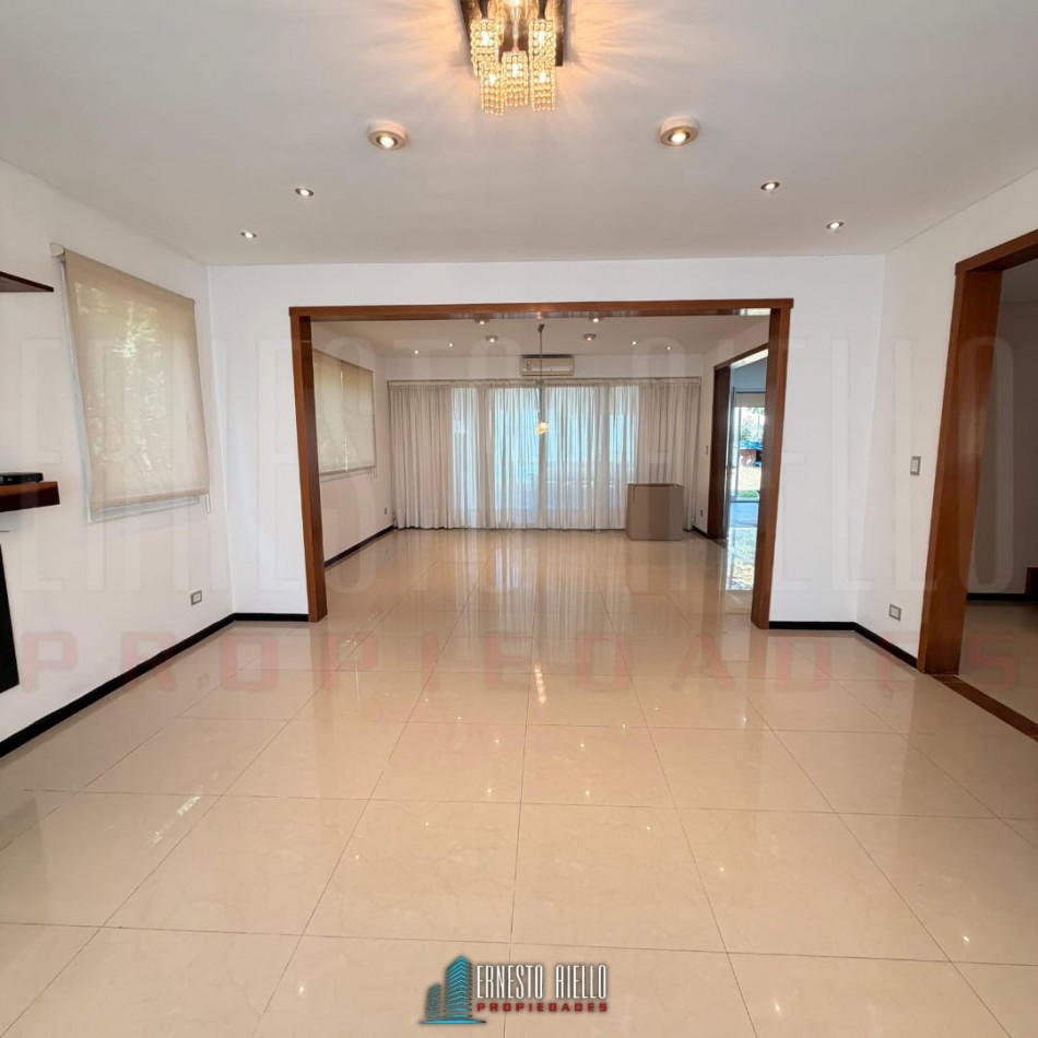 ALQUILER CASA DE 5 AMBIENTES. BARRIO LOS TRONCOS, BERAZATEGUI.