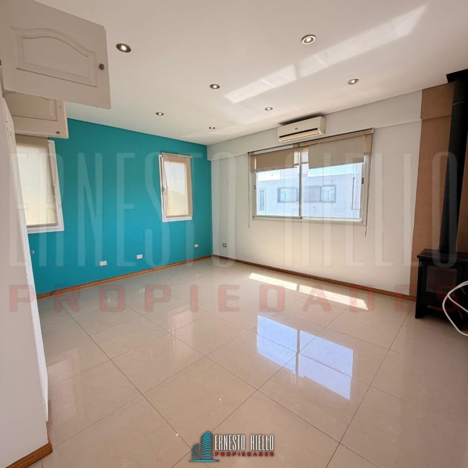 ALQUILER CASA DE 5 AMBIENTES. BARRIO LOS TRONCOS, BERAZATEGUI.