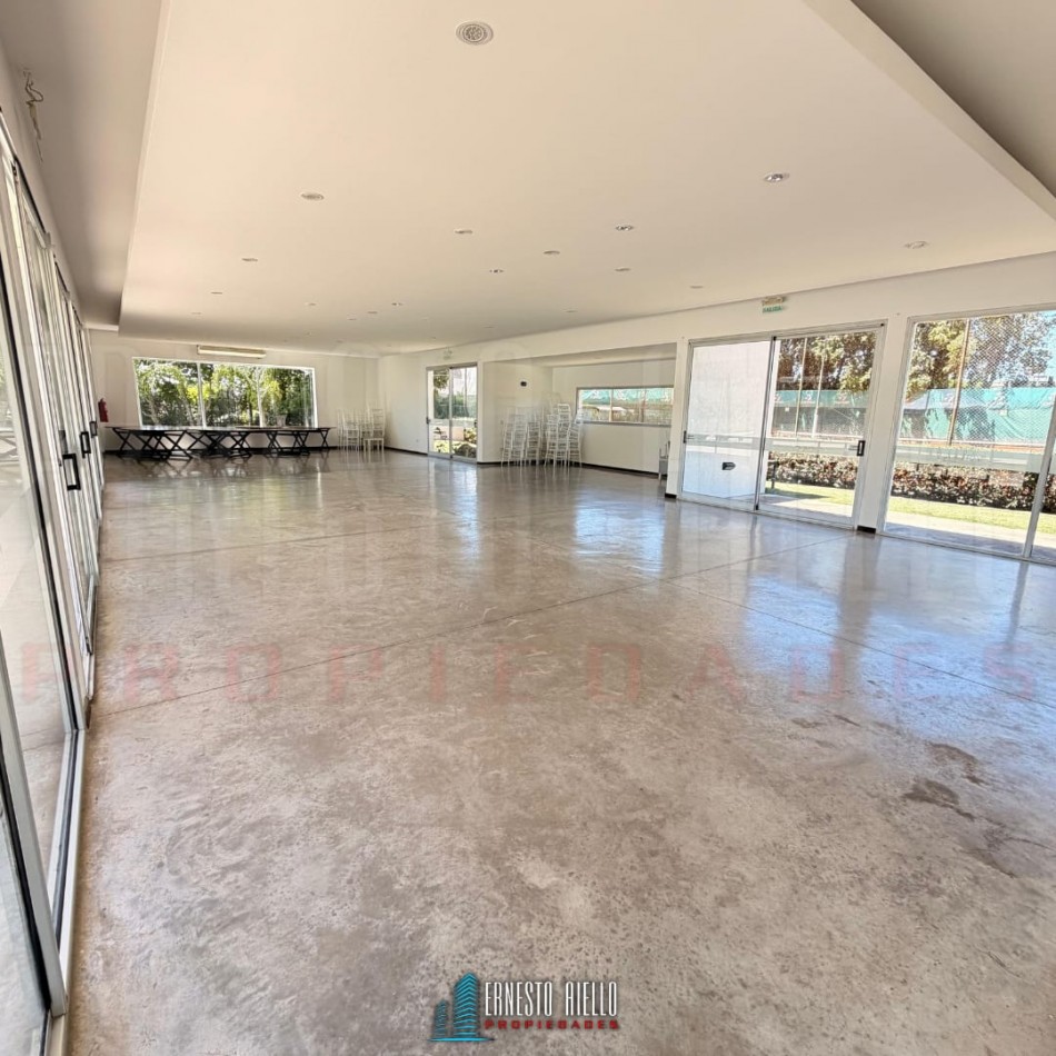 ALQUILER CASA DE 5 AMBIENTES. BARRIO LOS TRONCOS, BERAZATEGUI.