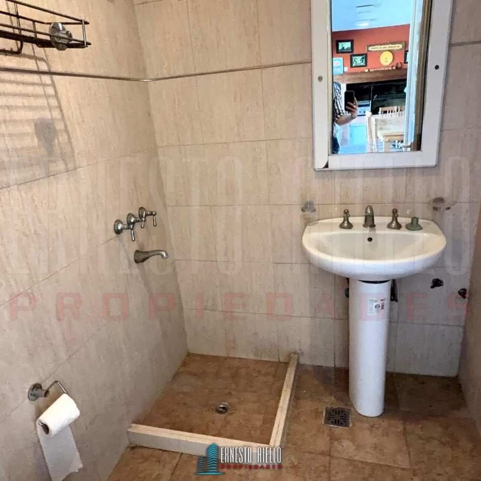 ALQUILER CASA DE 5 AMBIENTES. BARRIO LOS TRONCOS, BERAZATEGUI.