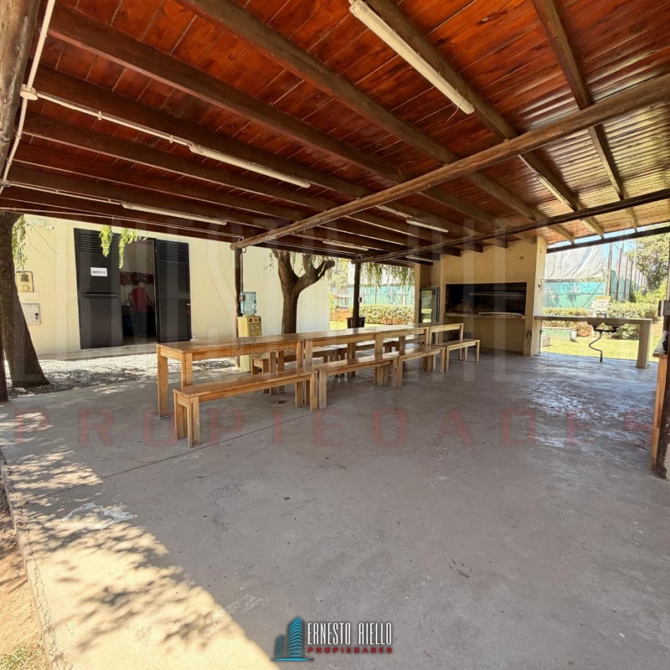 ALQUILER CASA DE 5 AMBIENTES. BARRIO LOS TRONCOS, BERAZATEGUI.