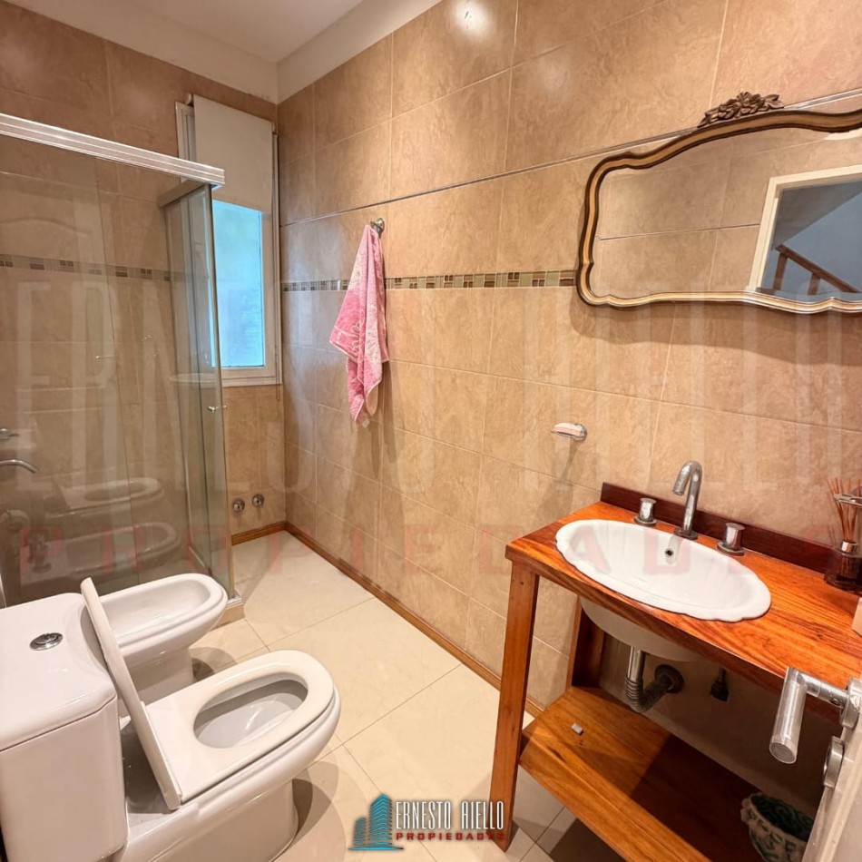 ALQUILER CASA DE 5 AMBIENTES. BARRIO LOS TRONCOS, BERAZATEGUI.