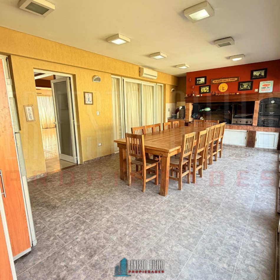 ALQUILER CASA DE 5 AMBIENTES. BARRIO LOS TRONCOS, BERAZATEGUI.