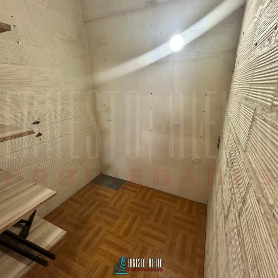 ALQUILER  EXCELENTE  LOCAL COMERCIAL EN LA CALLE ALSINA AL 300, QUILMES CENTRO.