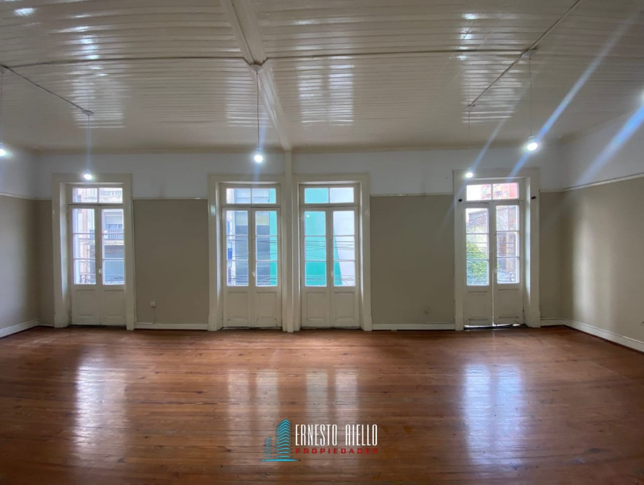 ALQUILER LOCAL EN PLANTA ALTA EN QUILMES CENTRO.
