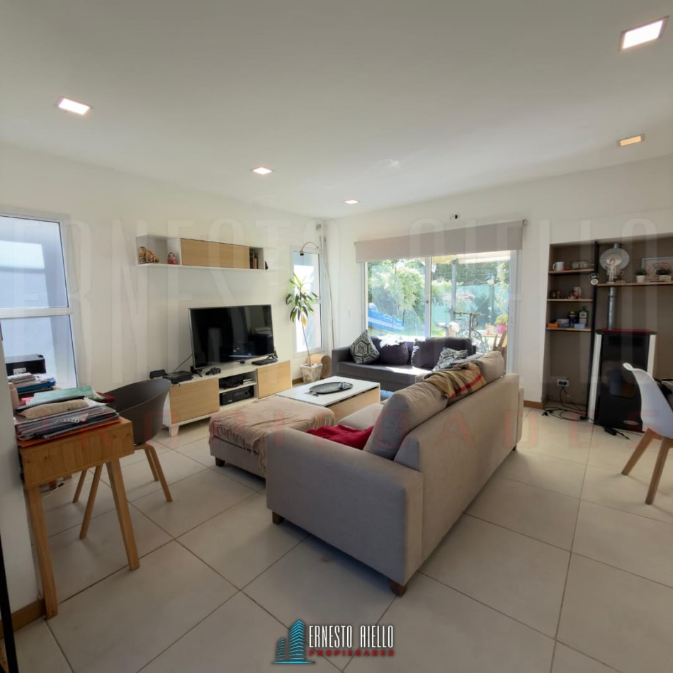 C. CASA EN VENTA EN DON BOSCO FRENTE AL PARQUE LINEAL NUEVO QUILMES  