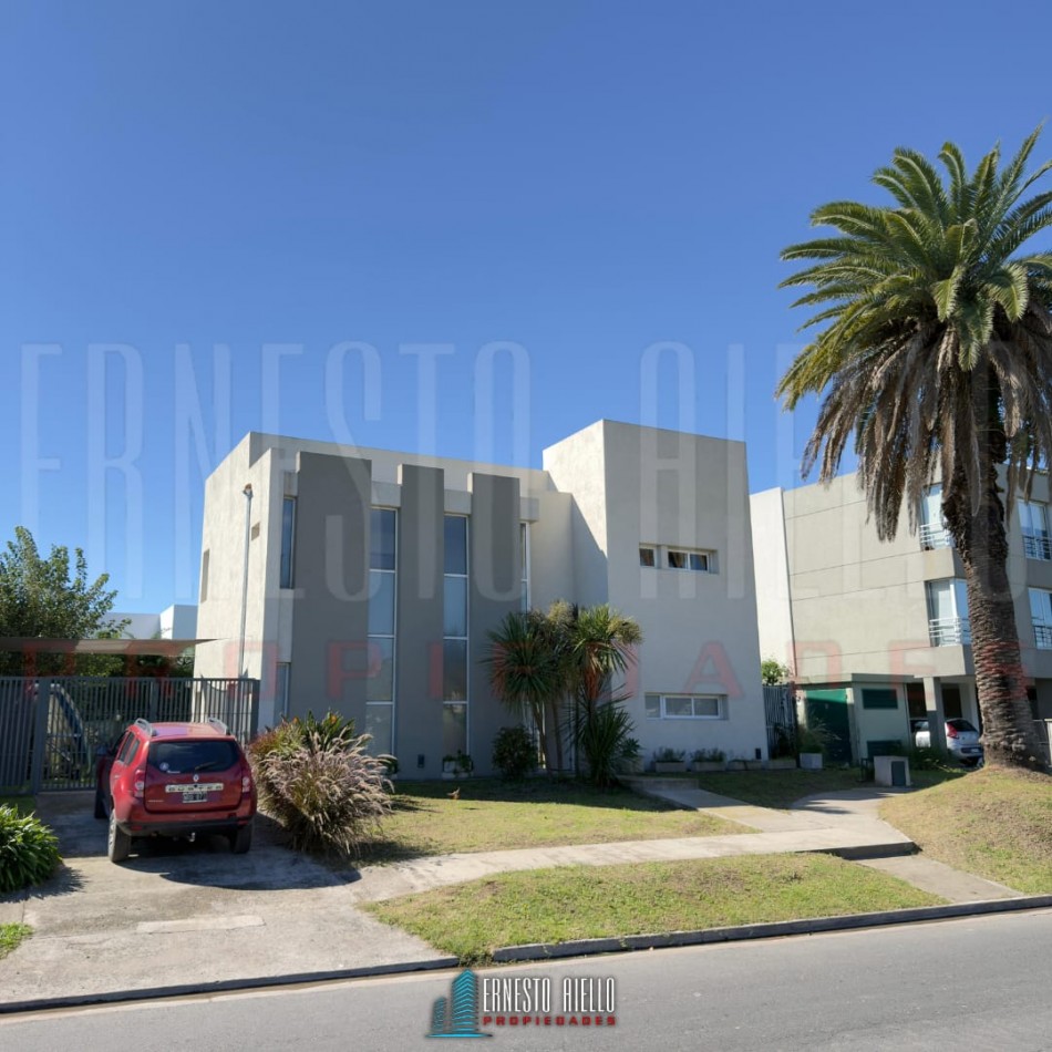 C. CASA EN VENTA EN DON BOSCO FRENTE AL PARQUE LINEAL NUEVO QUILMES  