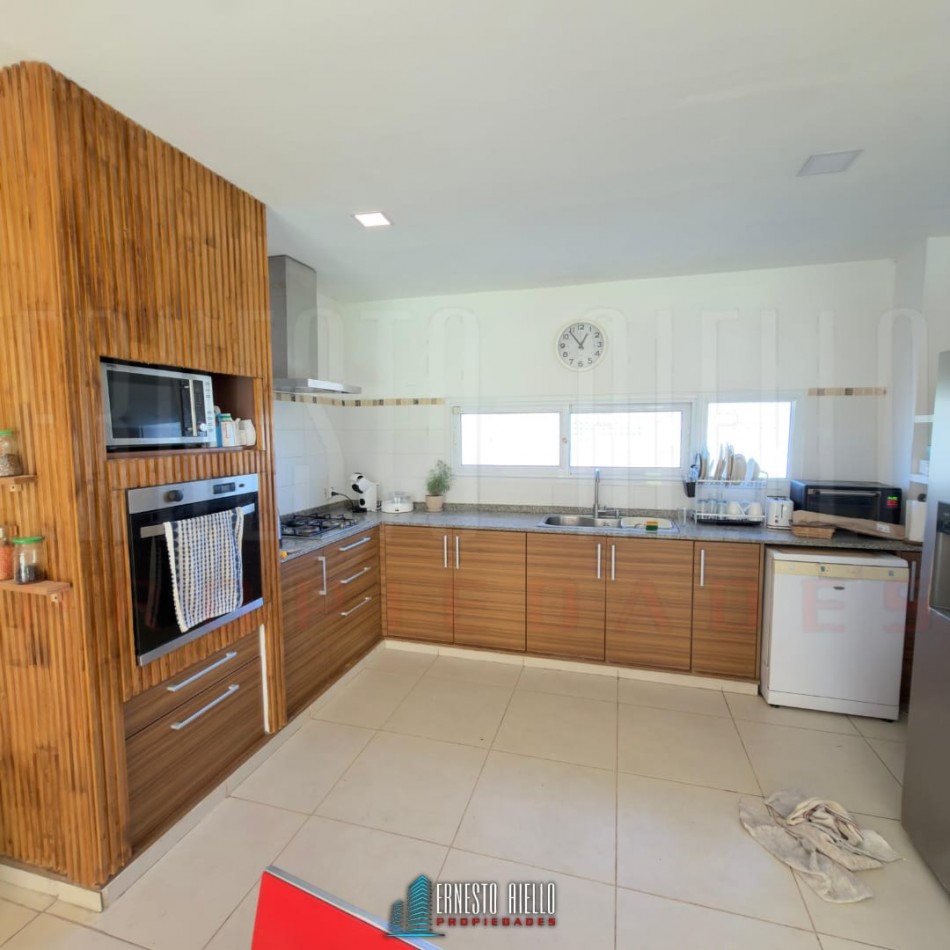 C. CASA EN VENTA EN DON BOSCO FRENTE AL PARQUE LINEAL NUEVO QUILMES  