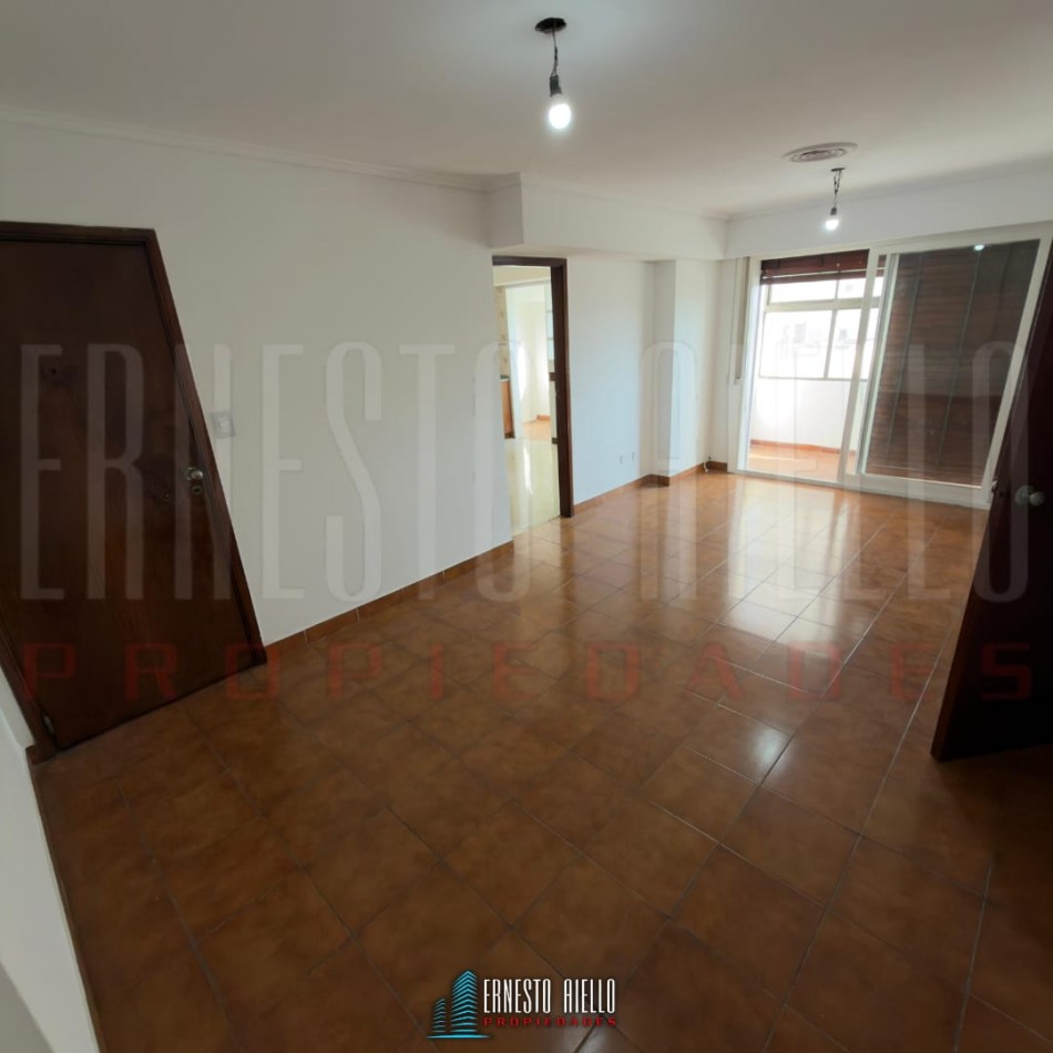 ¡ALQUILER DEPARTAMENTO TRES AMBIENTES CON COCHERA EN QUILMES CENTRO!