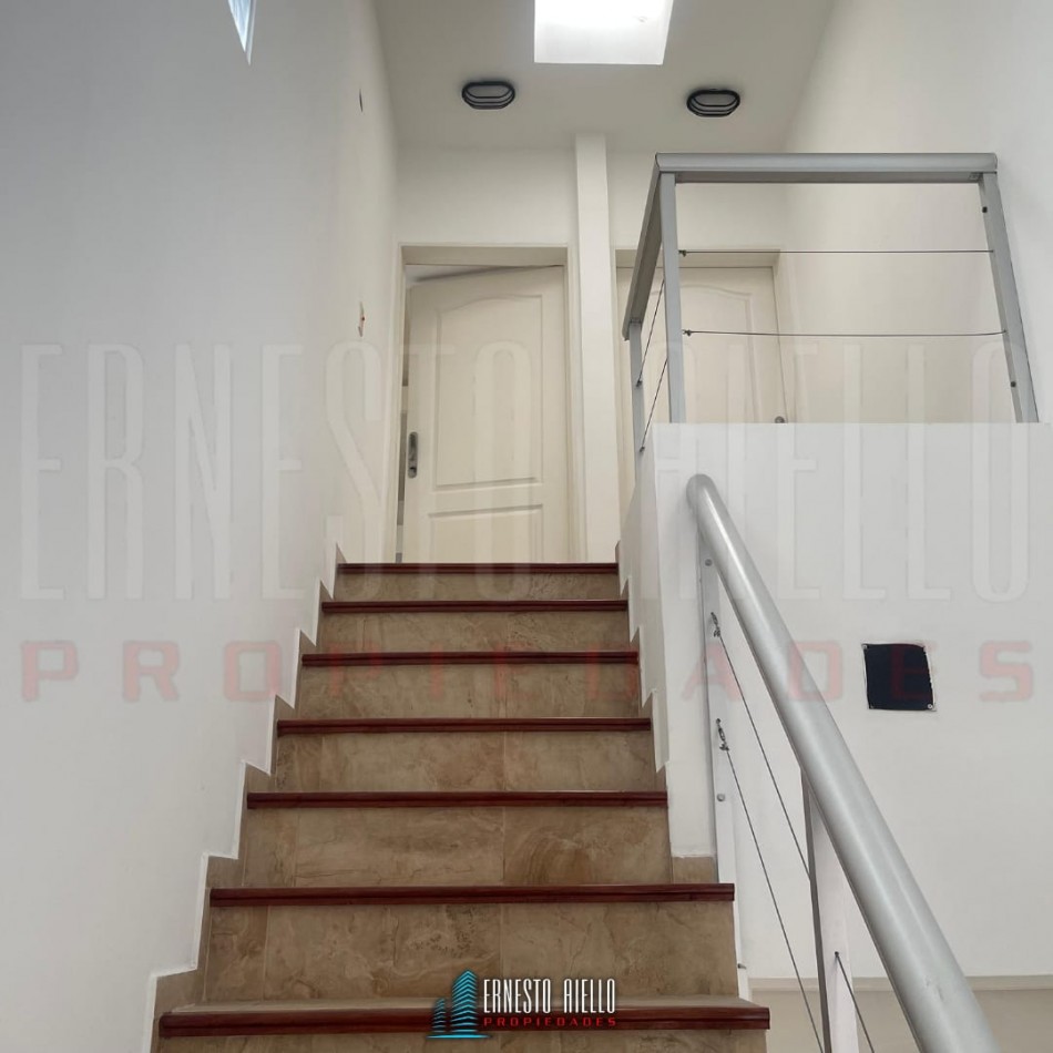 ¡ALQUILER DEPARTAMENTO DE DOS AMBIENTES CON DOBLE BALCON EN BERNAL CENTRO!