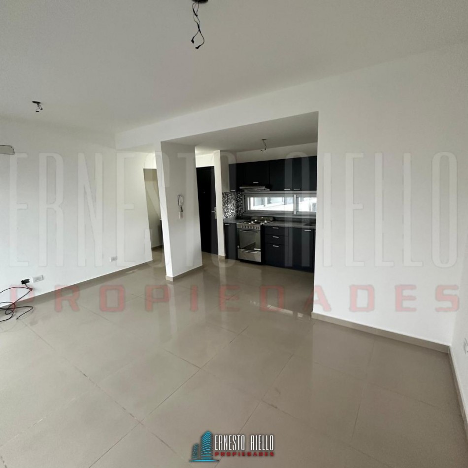 ALQUILER HERMOSO DEPARTAMENTO 2 AMBIENTES EN QUILMES CENTRO.