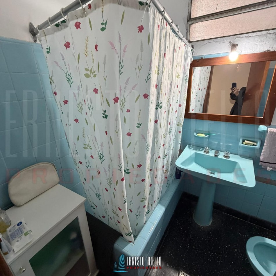 VENTA DE CASA SOBRE LOTE DE 225 M², 3 AMBIENTES. MATHEU ENTRE MORENO Y SAN MARTIN, QUILMES CENTRO.