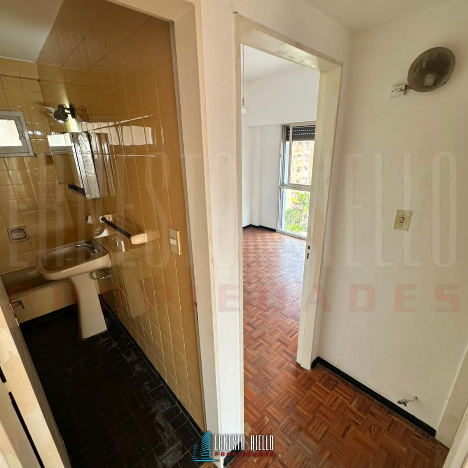VENTA DEPARTAMENTO 3 AMBIENTES CON COCINA INDEPENDIENTE- HERMOSAS VISTAS - OPORTUNIDAD A REFACCIONAR.