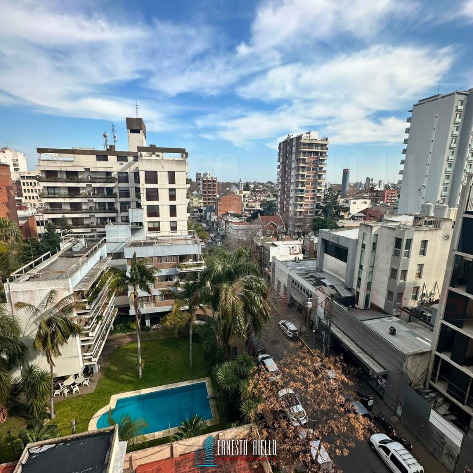 VENTA DEPARTAMENTO 3 AMBIENTES CON COCINA INDEPENDIENTE- HERMOSAS VISTAS - OPORTUNIDAD A REFACCIONAR.