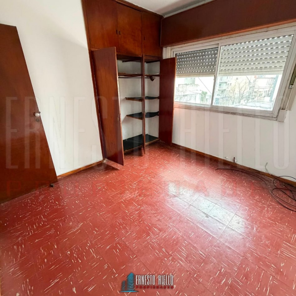 ALQUILER DEPARTAMENTO DE DOS AMBIENTES EN TERCER PISO POR ESCALERA, QUILMES CENTRO.