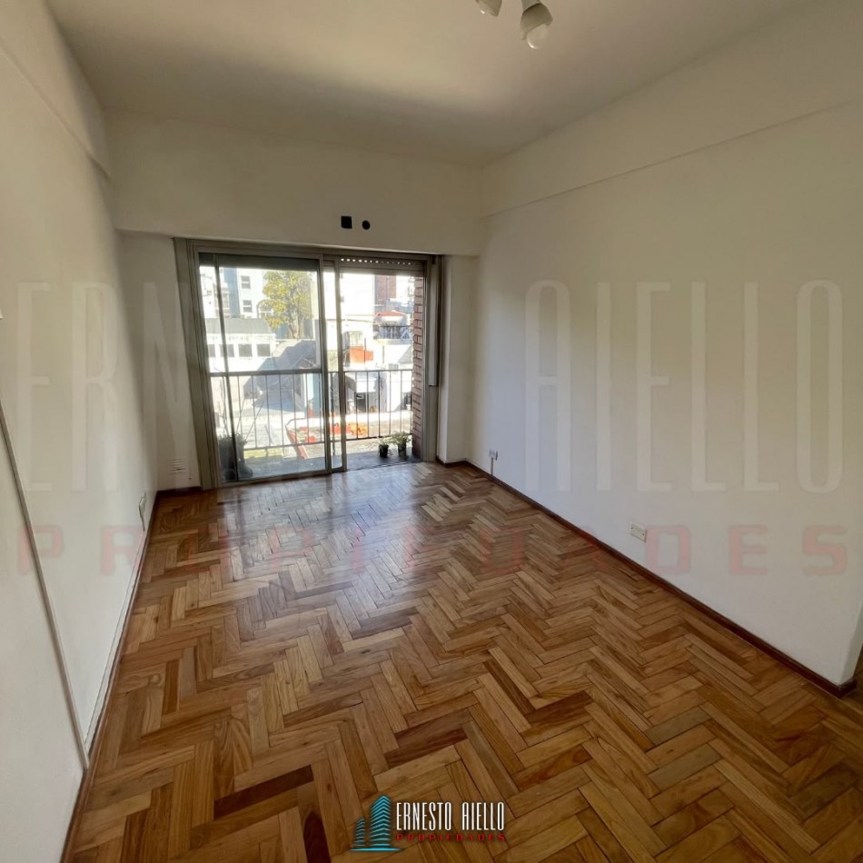 VENTA DEPARTAMENTO DE DOS AMBIENTES EN EXCELENTE UBICACION, QUILMES CENTRO.