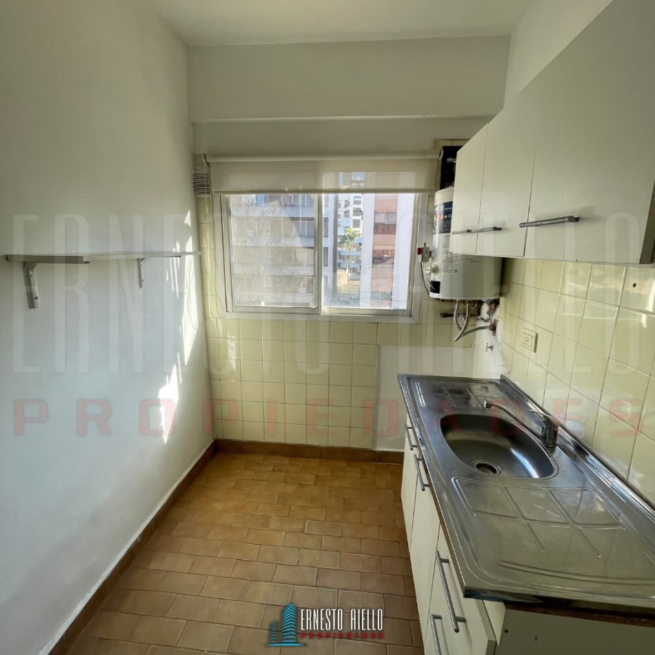 VENTA DEPARTAMENTO DE DOS AMBIENTES EN EXCELENTE UBICACION, QUILMES CENTRO.