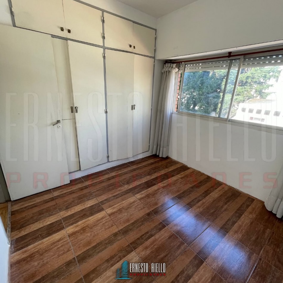 VENTA DEPARTAMENTO DE DOS AMBIENTES EN EXCELENTE UBICACION, QUILMES CENTRO.