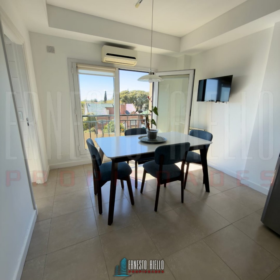 VENTA ESPECTACULAR SEMIPISO DE 4 AMBIENTES CON 2 COCHERAS, 2 BAULERAS Y EXCELENTES VISTAS ABIERTAS.