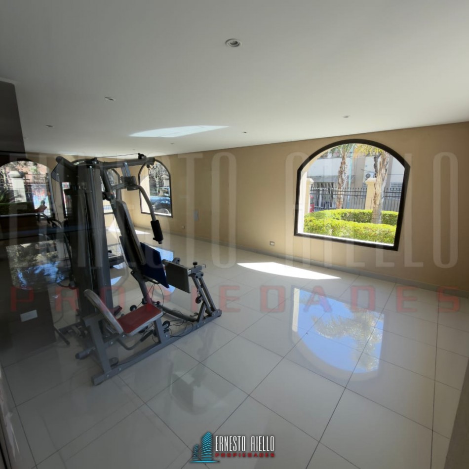 VENTA ESPECTACULAR SEMIPISO DE 4 AMBIENTES CON 2 COCHERAS, 2 BAULERAS Y EXCELENTES VISTAS ABIERTAS.