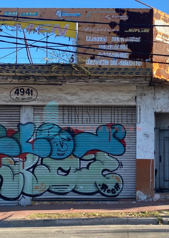 A. VENTA Impecable LOCAL UBICADO SOBRE AVENIDA MITRE