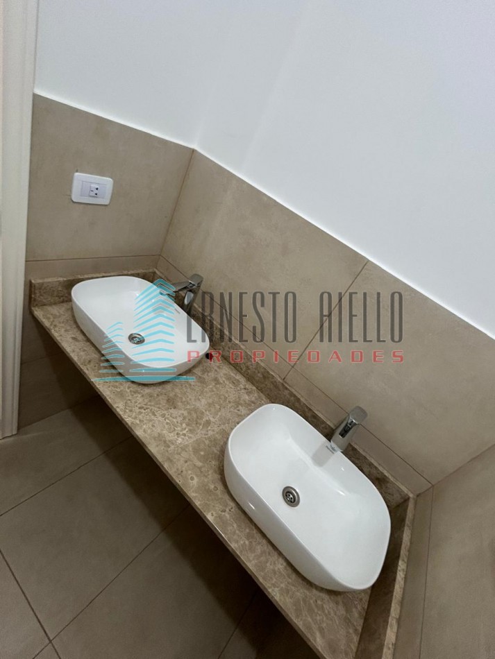 CASA EN VENTA CUATRO AMBIENTES CON PISCINA