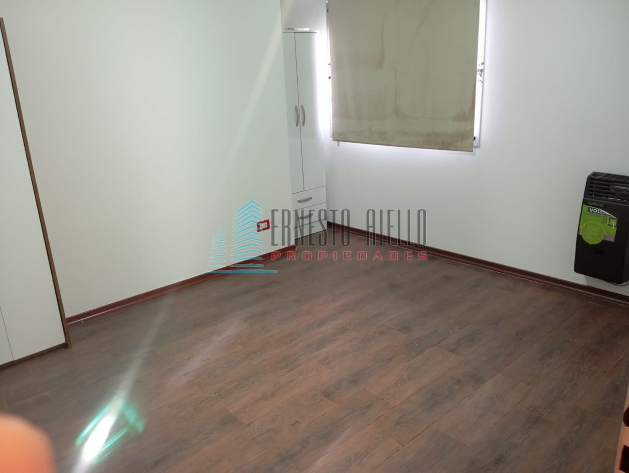 A. Venta Casa 4 Ambientes en El Pato con Piscina