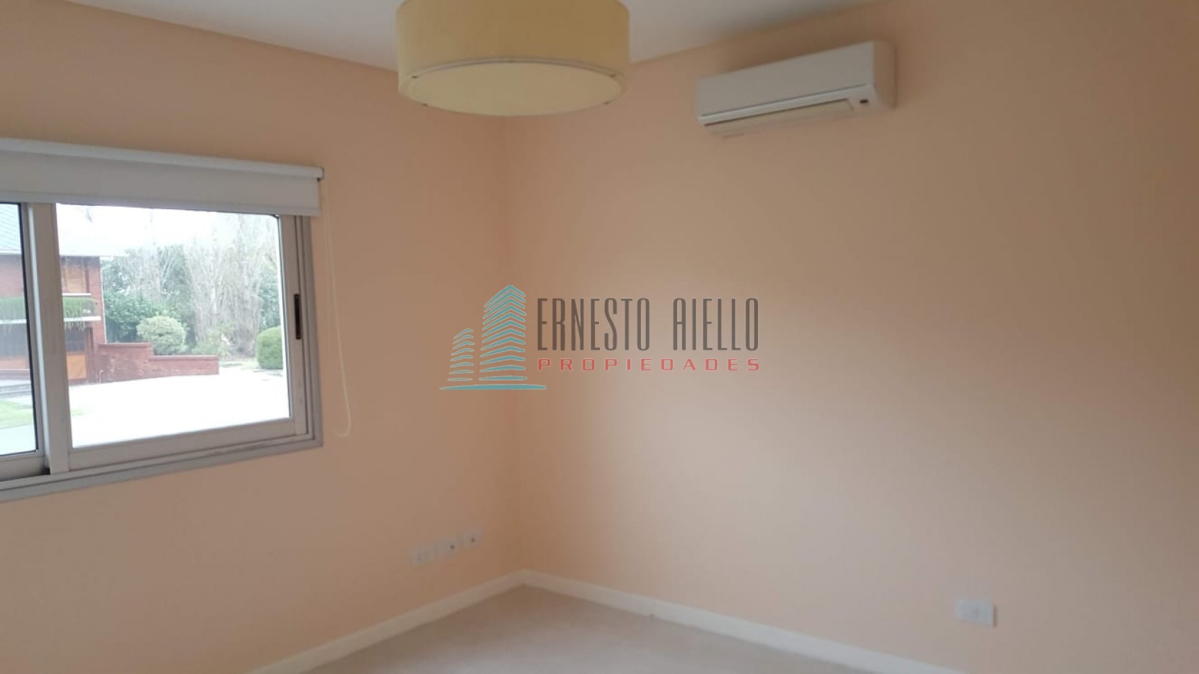 A. ALQUILER Impecable Casa en Abril Club de Campo