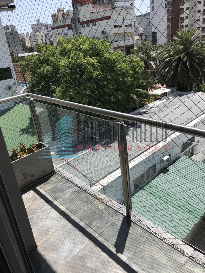 Impecable Piso Venta con dos cocheras -Quilmes Centro
