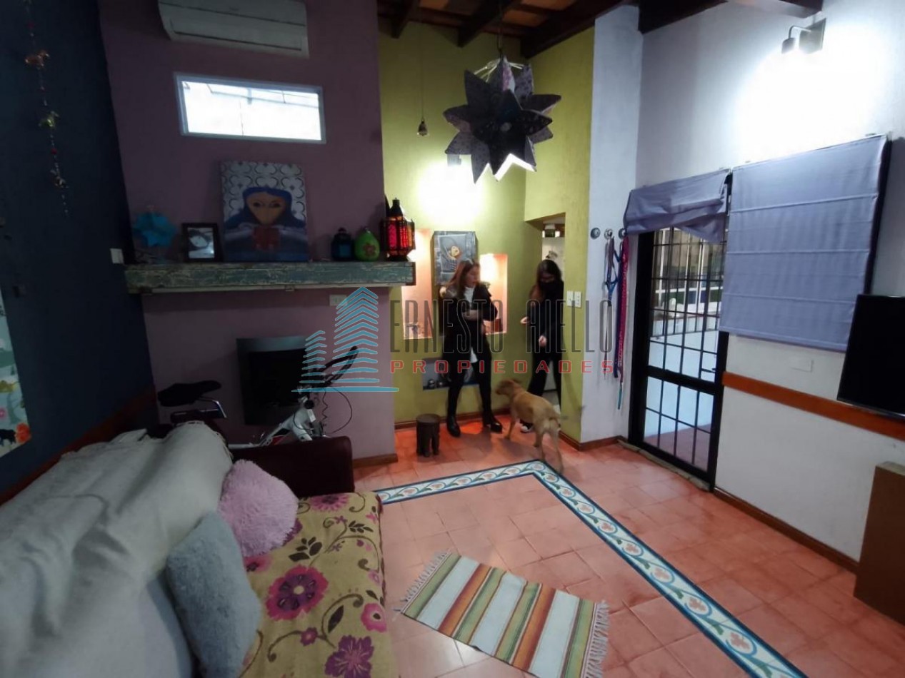 A. VENTA CASA Tres Ambientes - Apto Credito