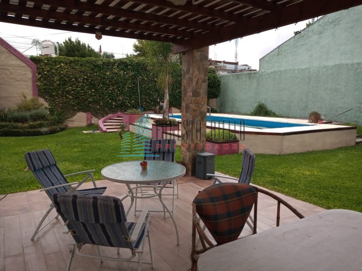 Venta Excelente Casa en Una Sola Planta con Piscina - Quilmes