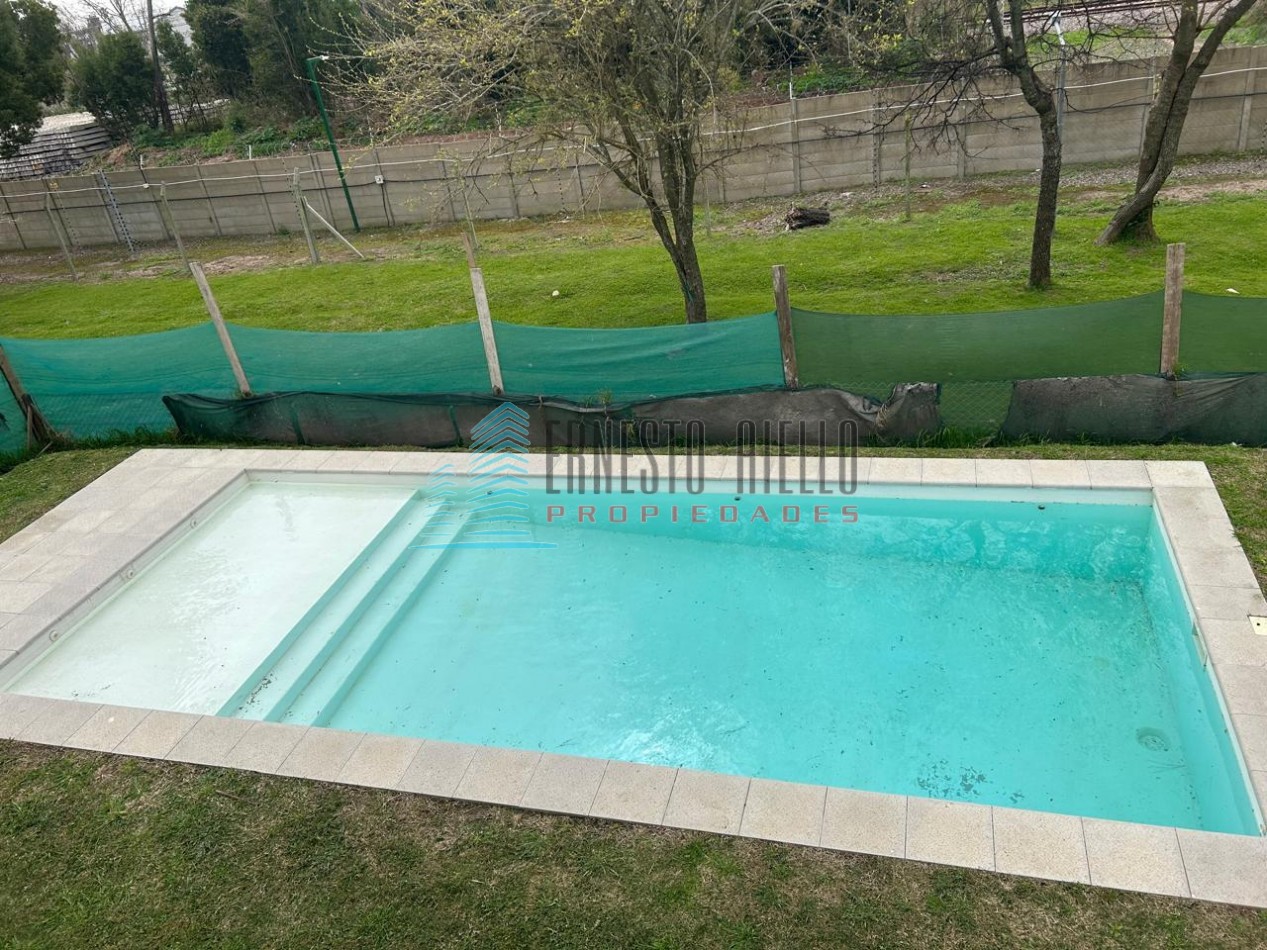 CASA EN VENTA CUATRO AMBIENTES CON PISCINA